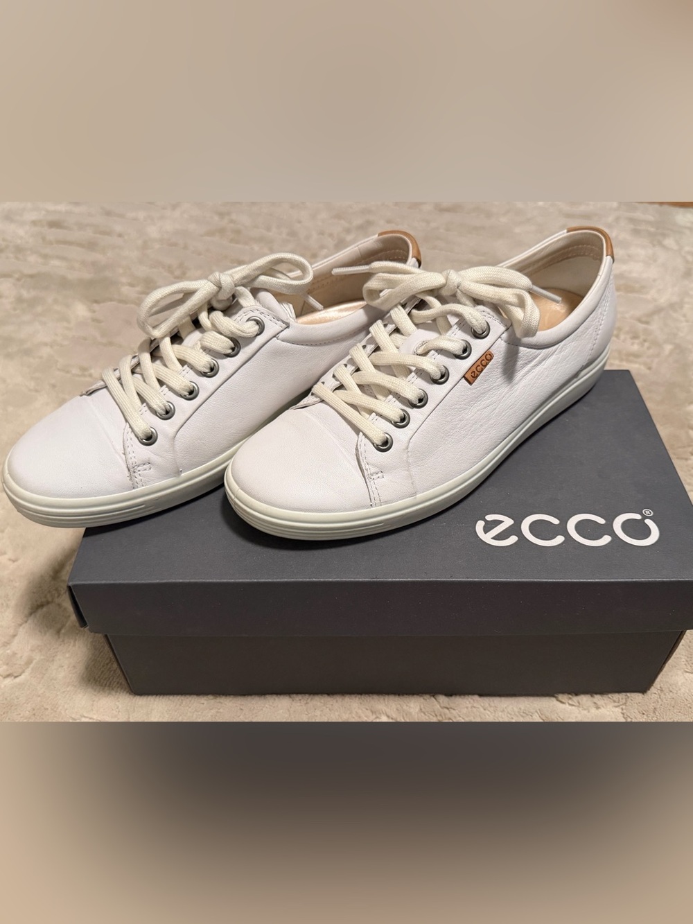 Ecco White Leather Low-Top Sneakers with Cream Laces - Women's